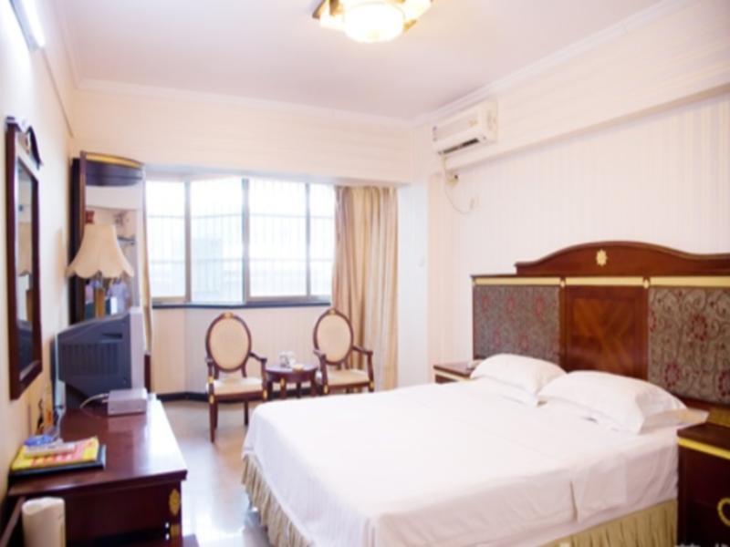 Nanning Gold Red Forest Hotel Bagian luar foto