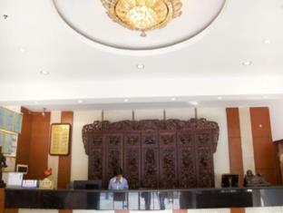 Nanning Gold Red Forest Hotel Bagian luar foto